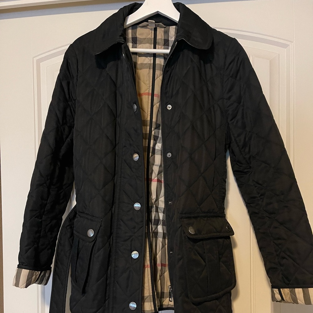 SOLD Authentic Burberry blazer/jacket with belt size medium